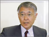 岡村亮 氏